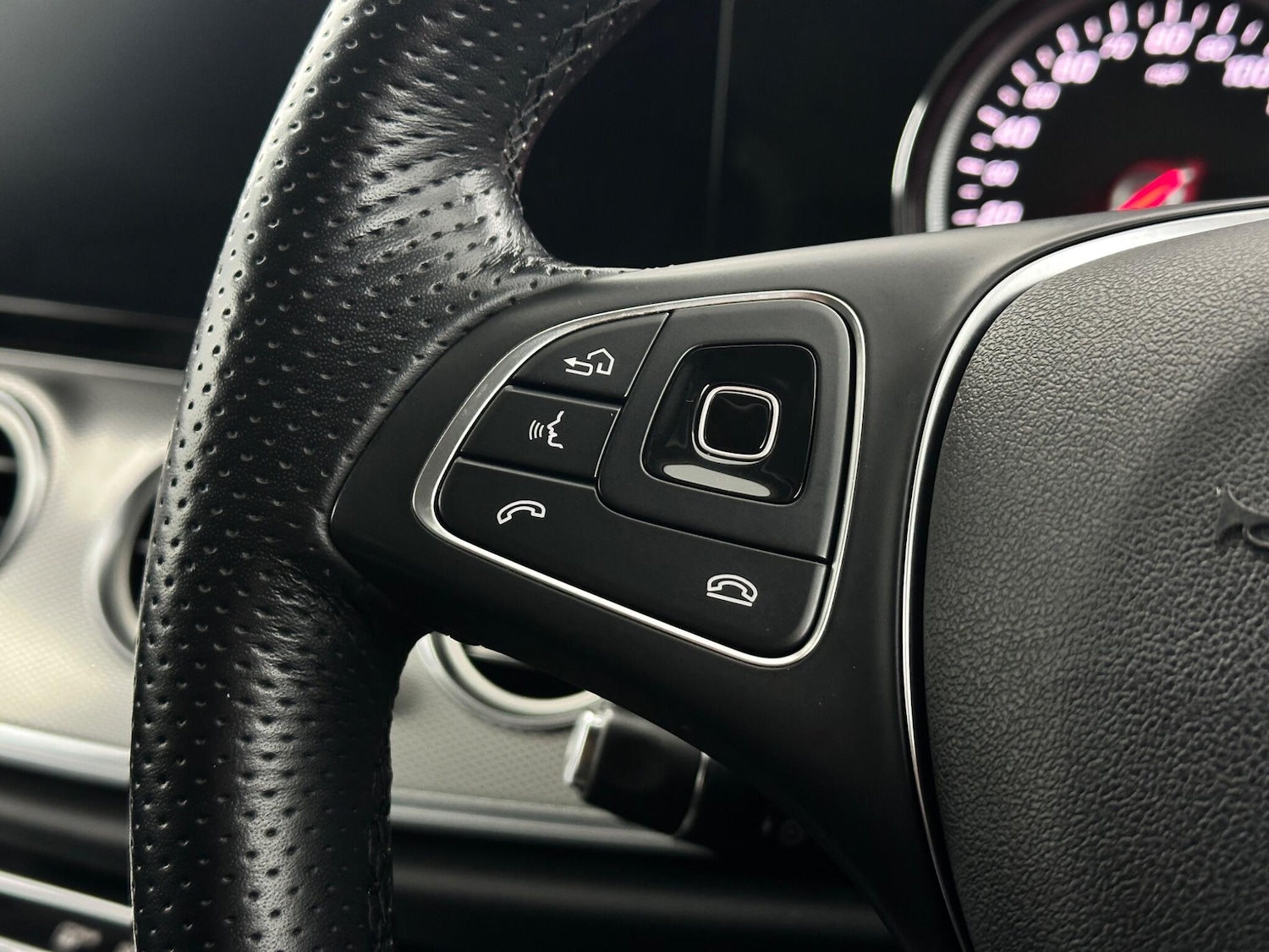 Used Mercedes-Benz E Class for sale - 77807610: Photo 14