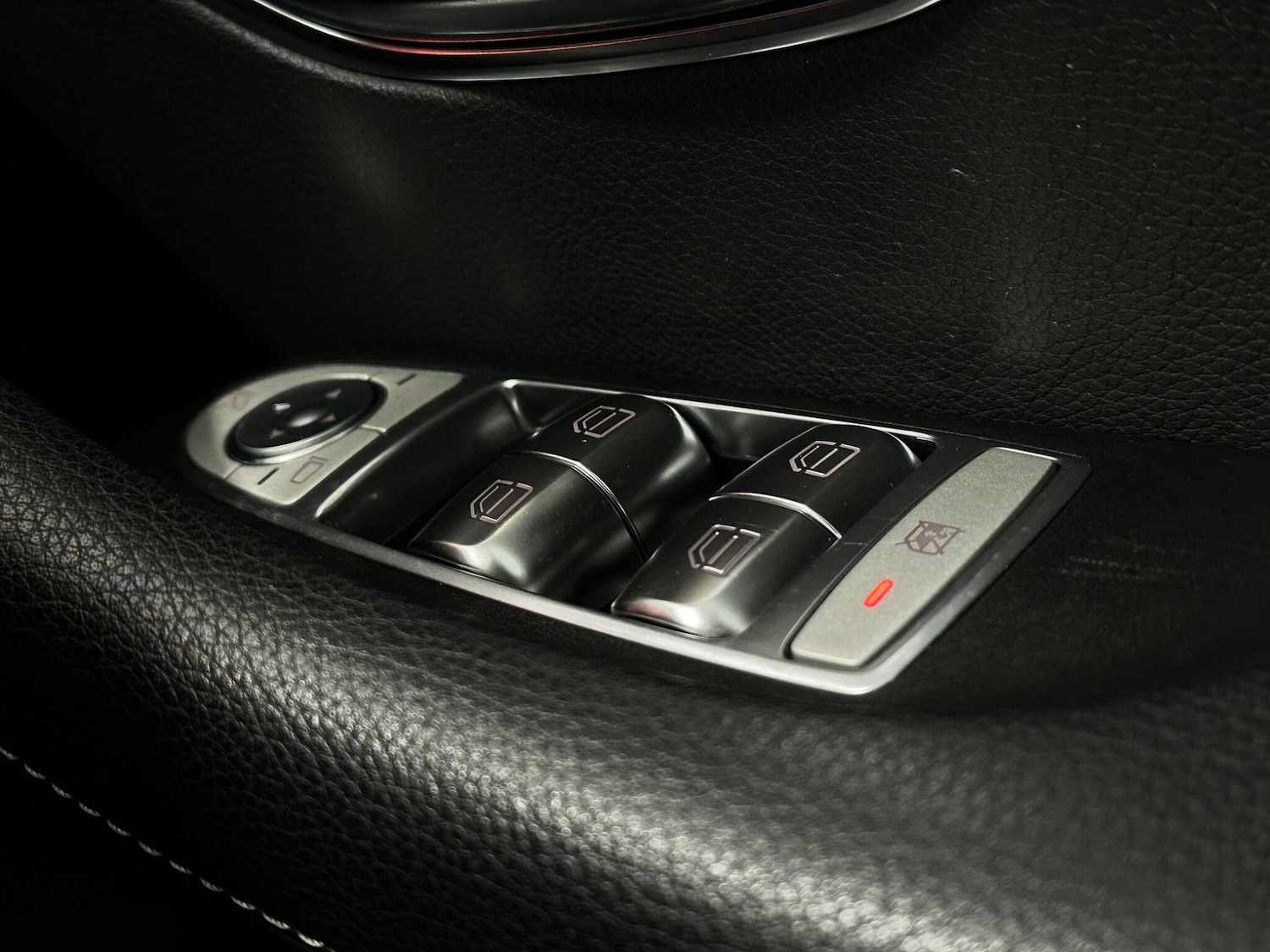 Used Mercedes-Benz E Class for sale - 77807610: Photo 19