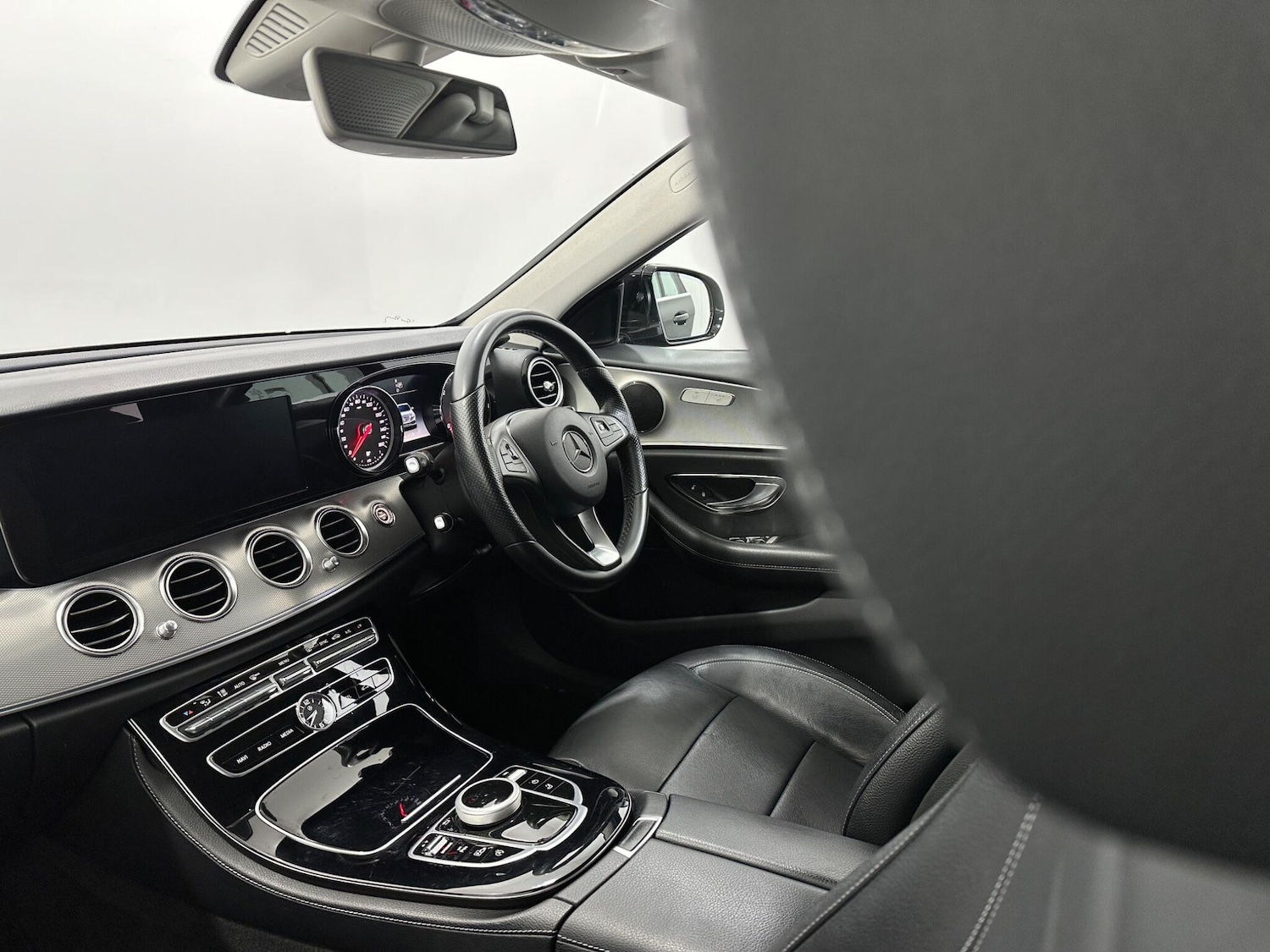 Used Mercedes-Benz E Class for sale - 77807610: Photo 30