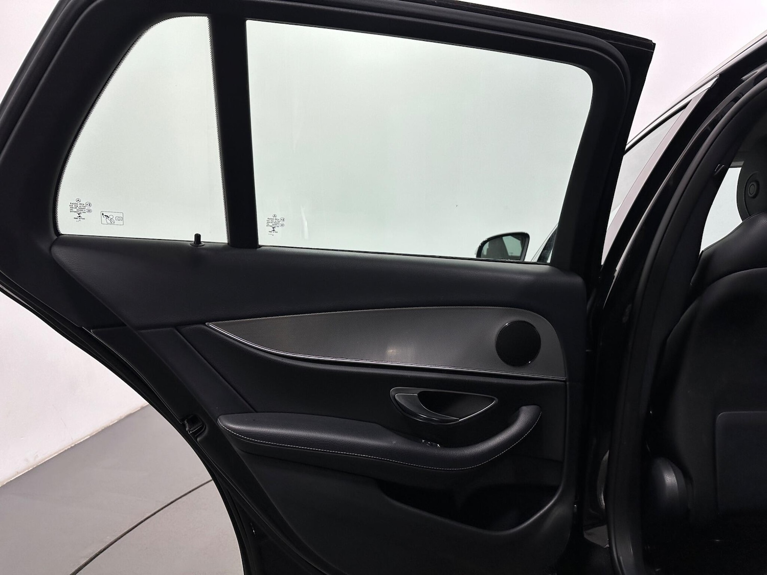 Used Mercedes-Benz E Class for sale - 77807610: Photo 41