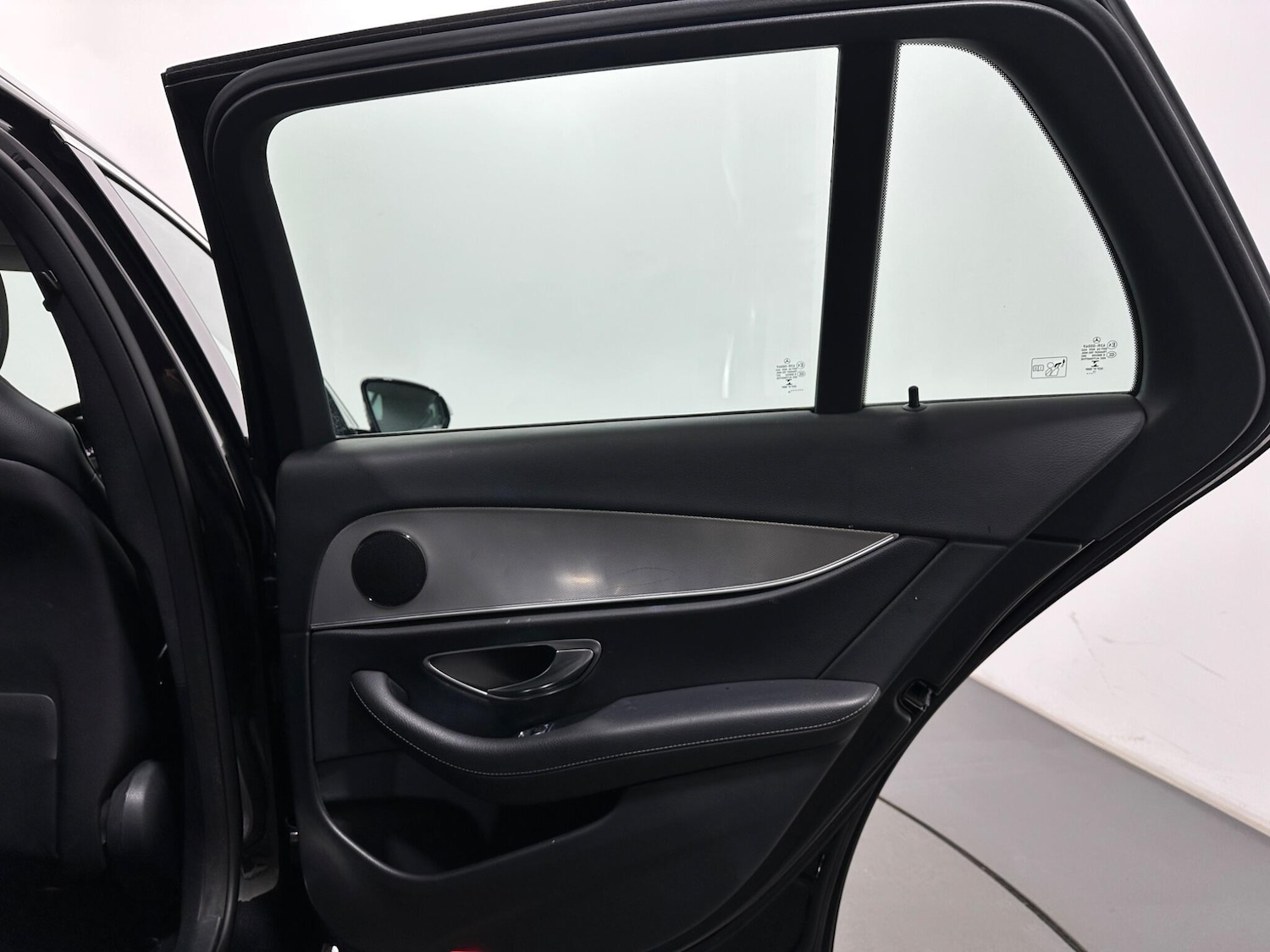 Used Mercedes-Benz E Class for sale - 77807610: Photo 44