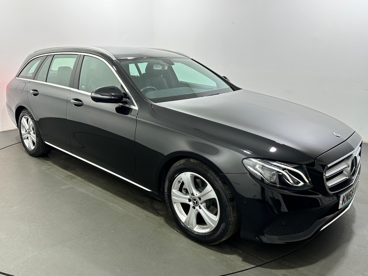 Used Mercedes-Benz E Class for sale - 77807610: Photo 55