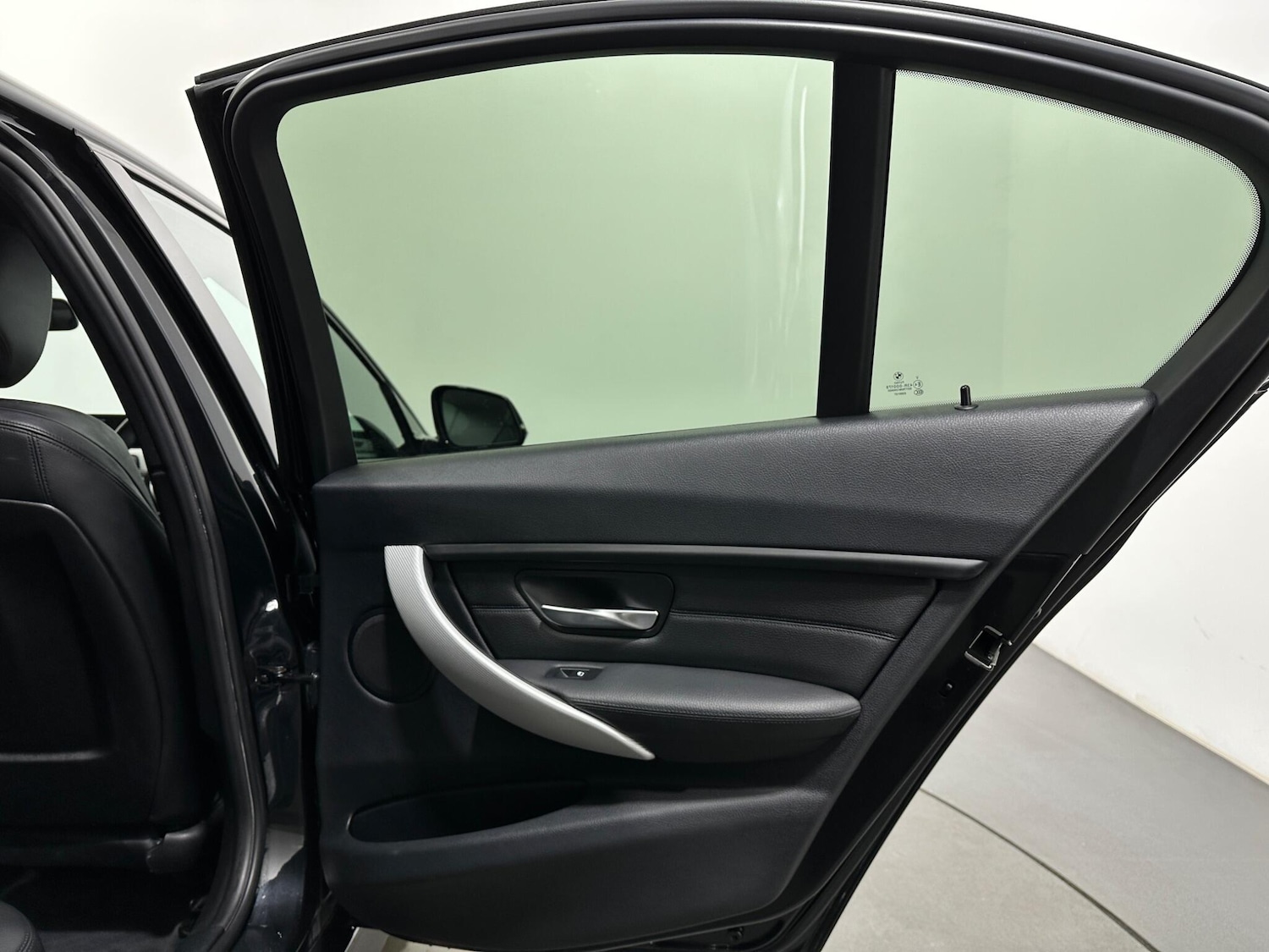 Used BMW 3 Series 2014 for sale - 77908417: Photo 43