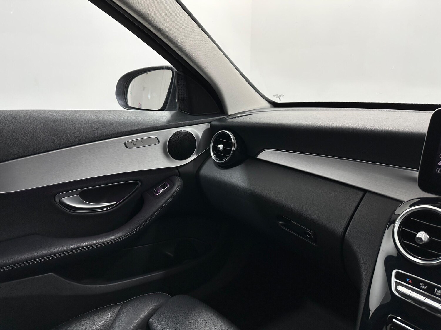 Used Mercedes-Benz C Class 2018 for sale - 77524461: Photo 29