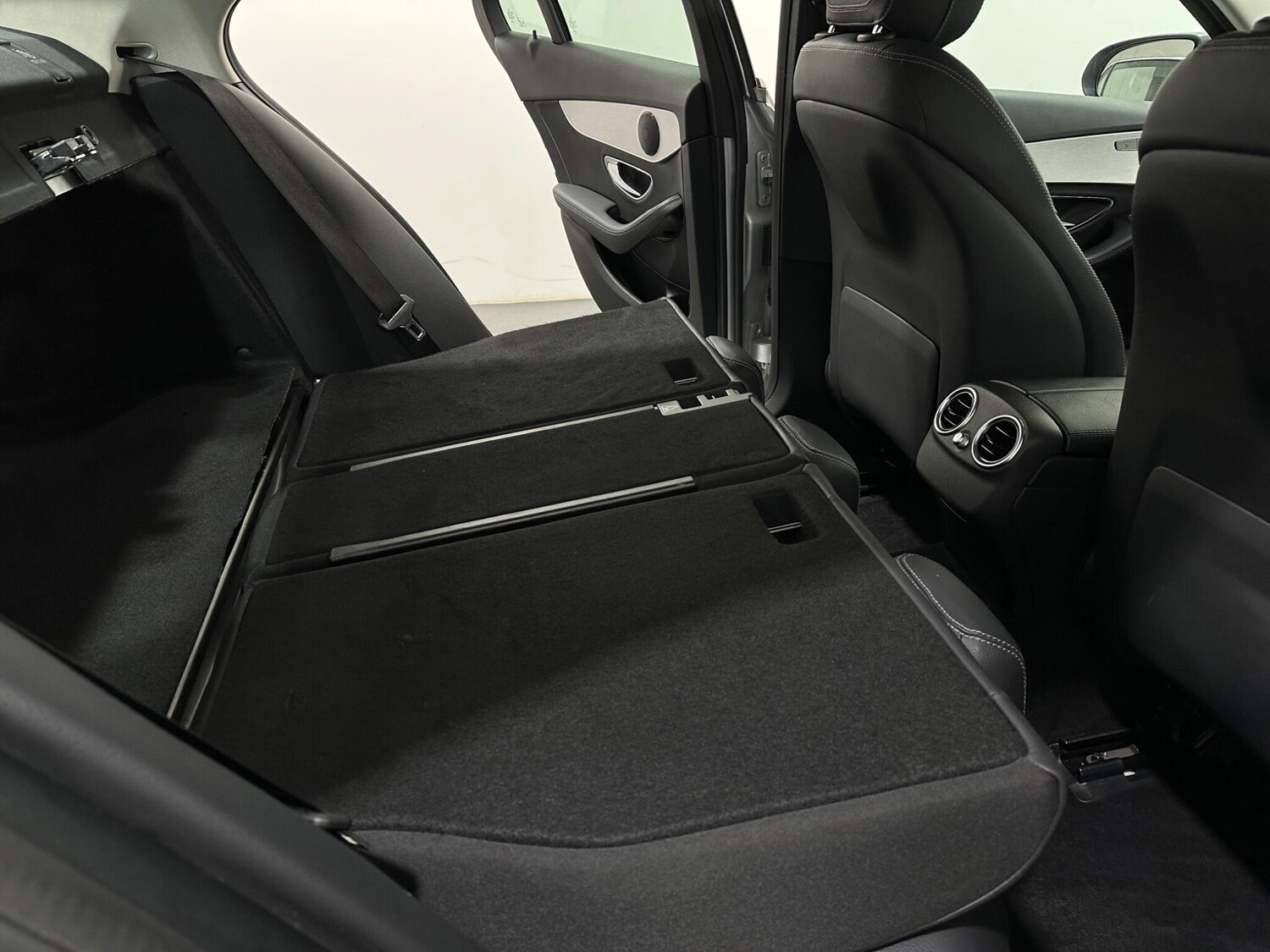 Used Mercedes-Benz C Class 2018 for sale - 77524461: Photo 48