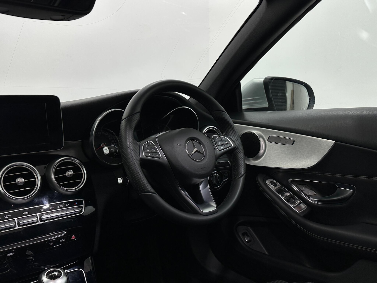 Used Mercedes-Benz C Class 2017 for sale - 76878656: Photo 11