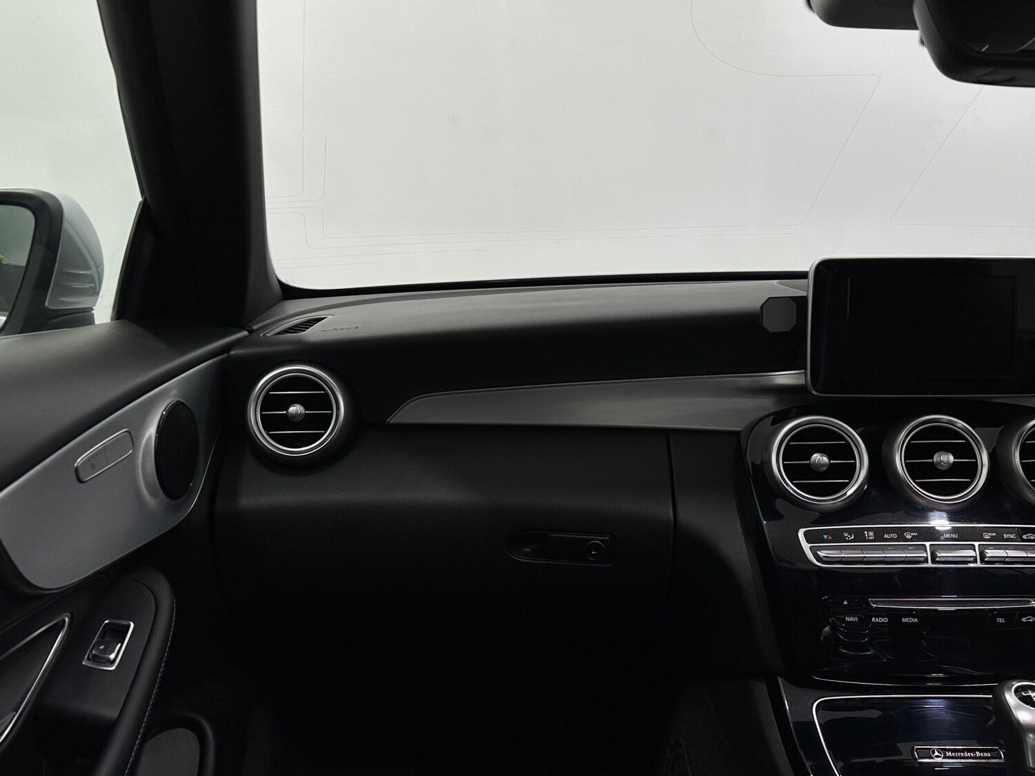 Used Mercedes-Benz C Class 2017 for sale - 76878656: Photo 28