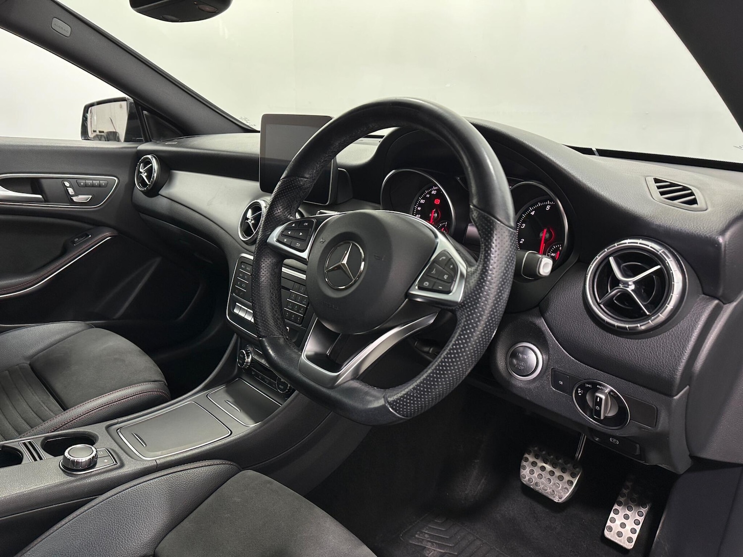 Used Mercedes-Benz CLA 2018 for sale - 77982266: Photo 11