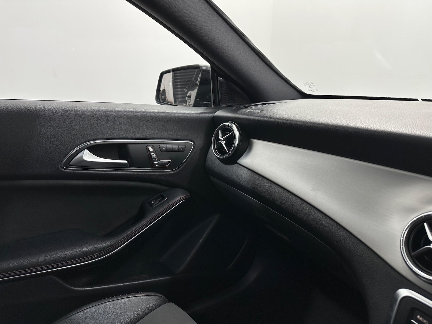 Used Mercedes-Benz CLA 2018 for sale - 77982266: Photo 28