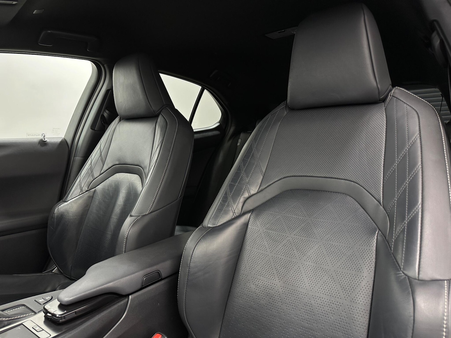 Used Lexus UX 2022 for sale - 77304988: Photo 35