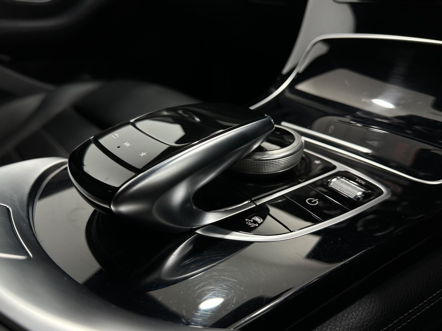 Used Mercedes-Benz GLC for sale - 77940116: Photo 23