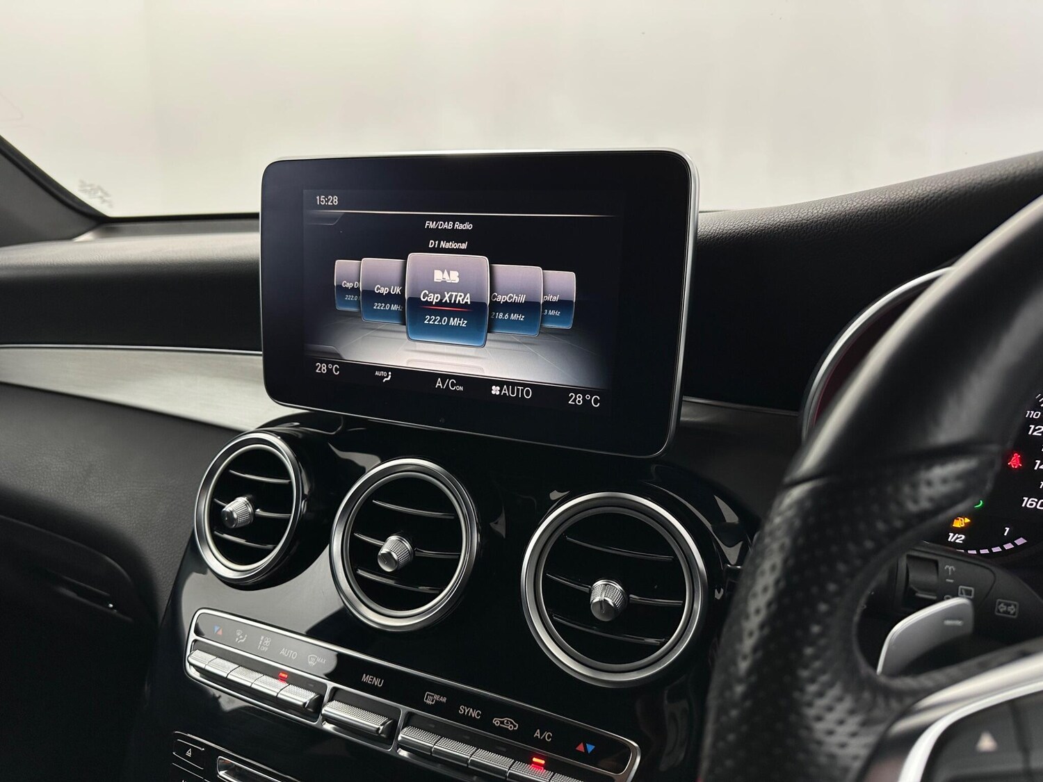 Used Mercedes-Benz GLC for sale - 77940116: Photo 27