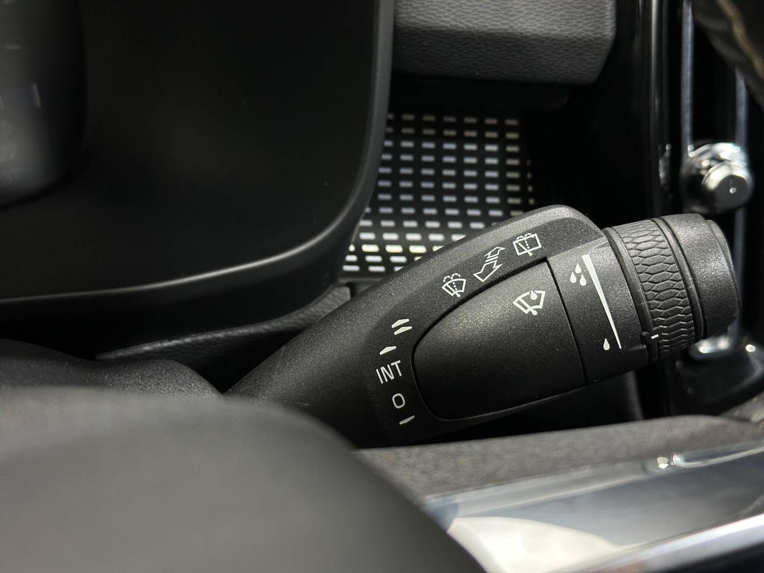 Used Volvo XC40 for sale - 78136090: Photo 16