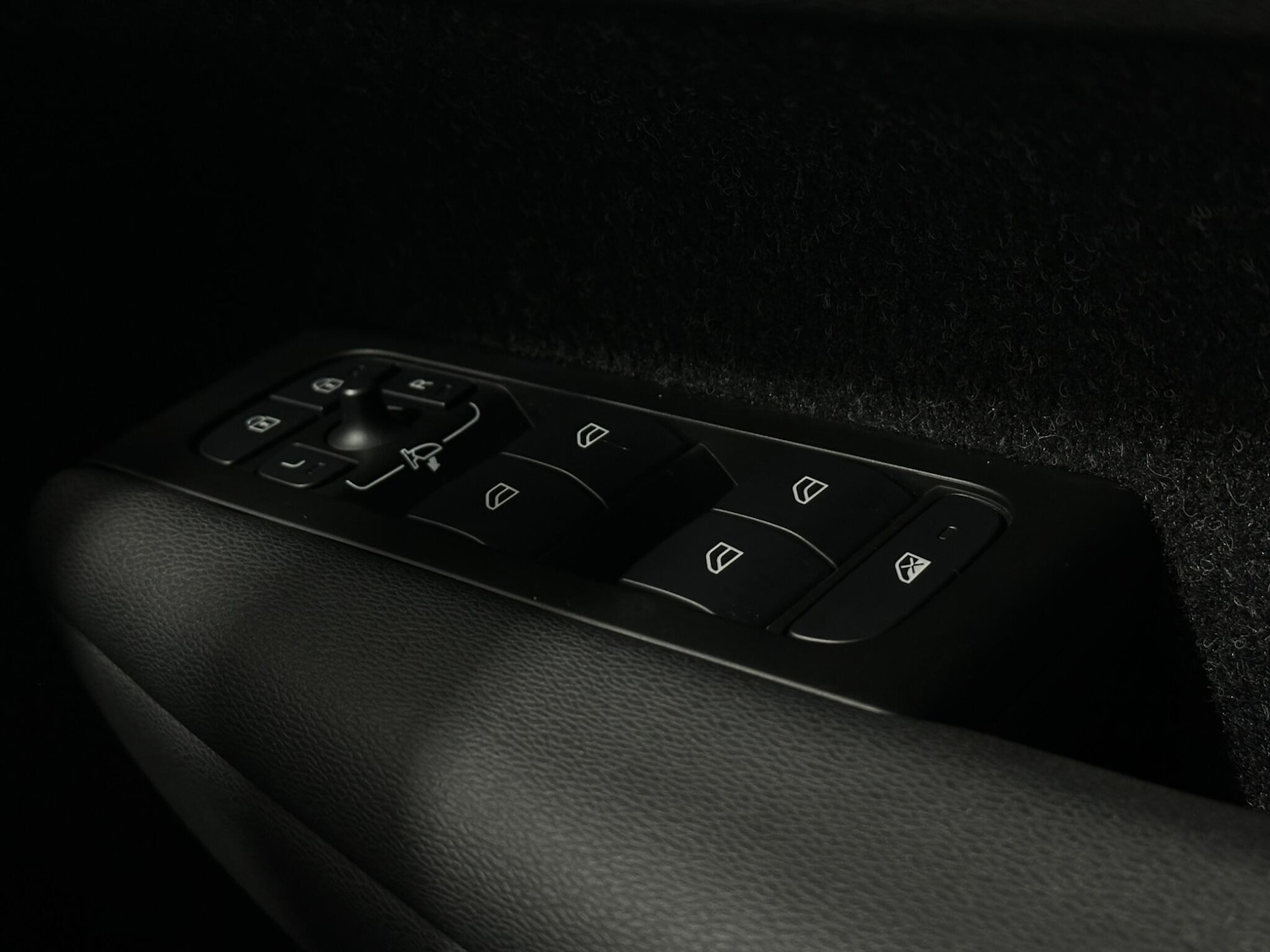 Used Volvo XC40 for sale - 78136090: Photo 18