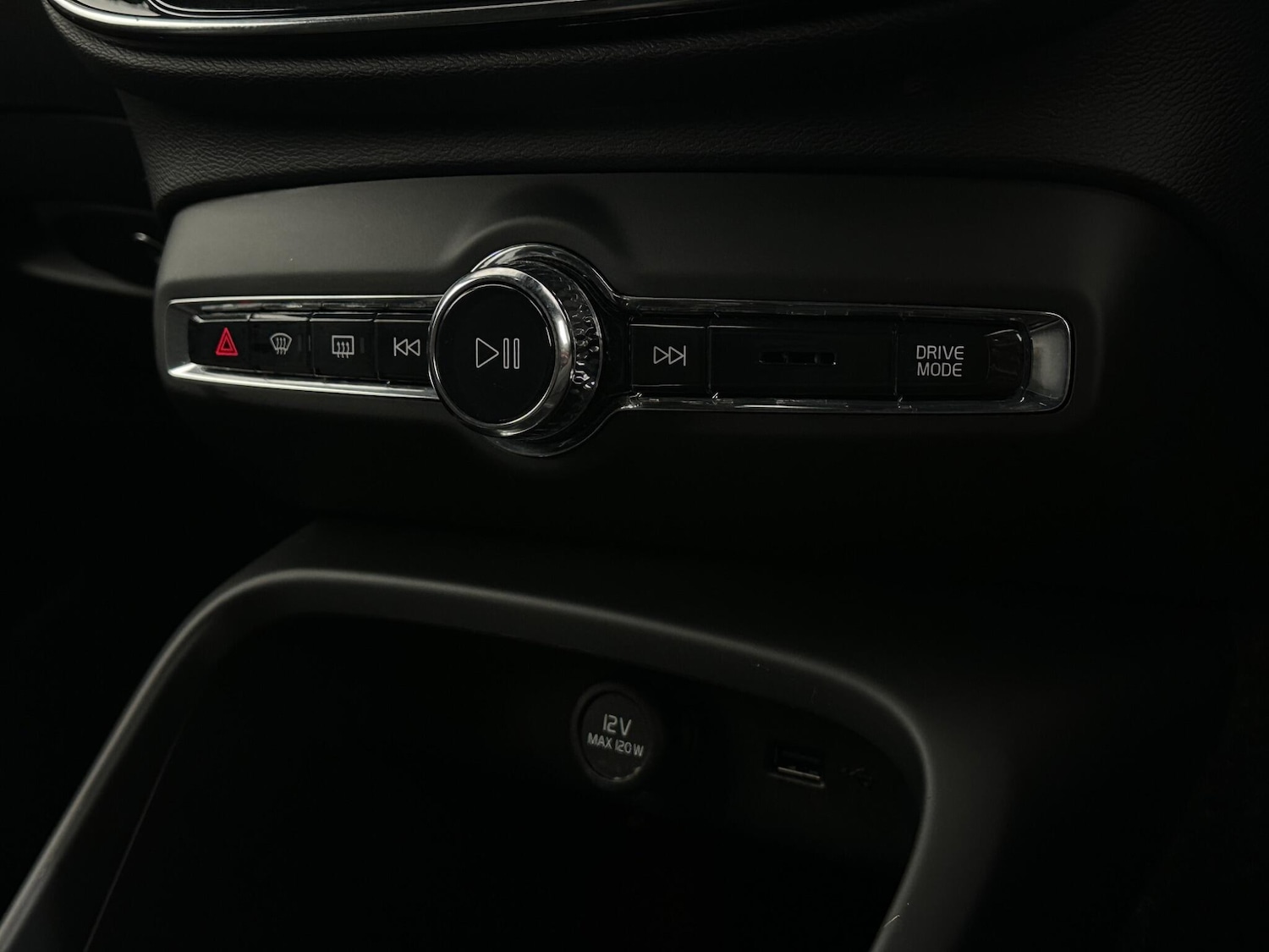 Used Volvo XC40 for sale - 78136090: Photo 21