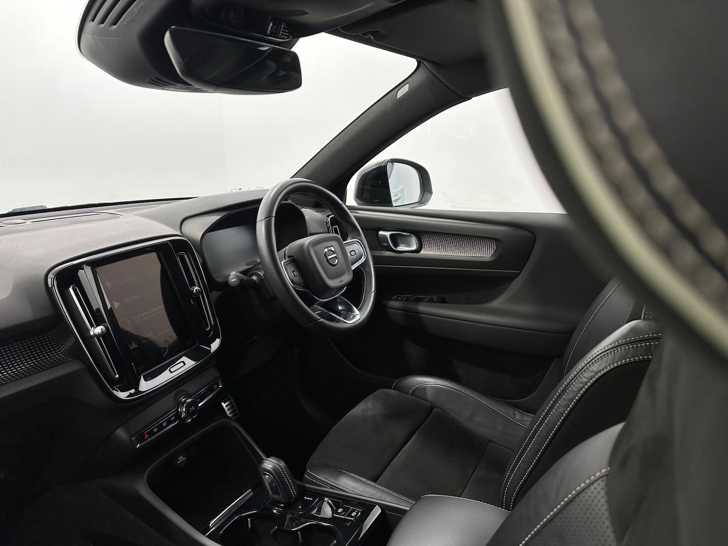 Used Volvo XC40 for sale - 78136090: Photo 28