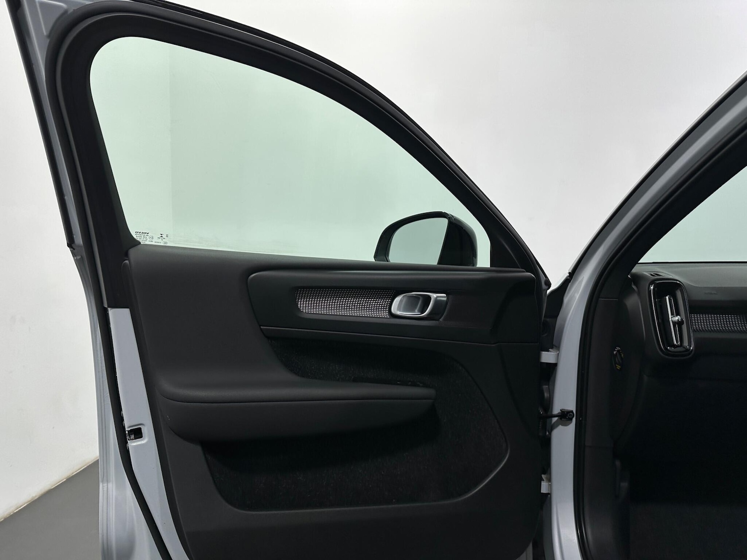 Used Volvo XC40 for sale - 78136090: Photo 36