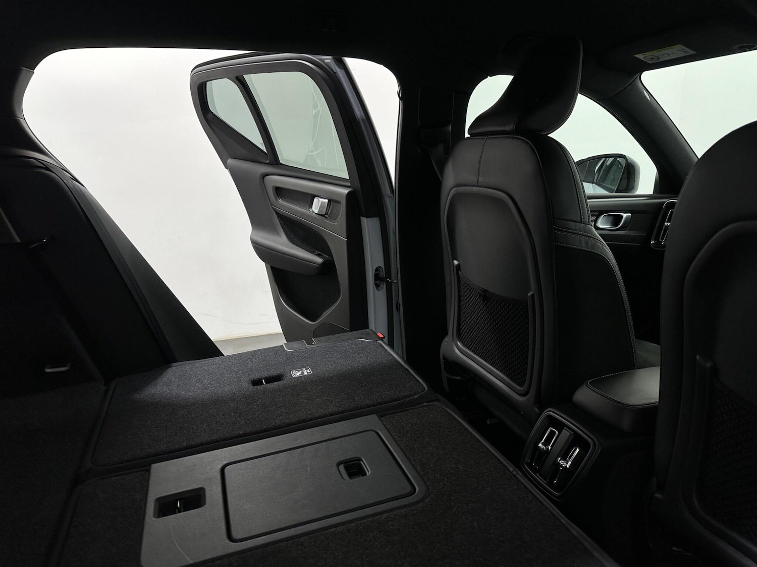 Used Volvo XC40 for sale - 78136090: Photo 45