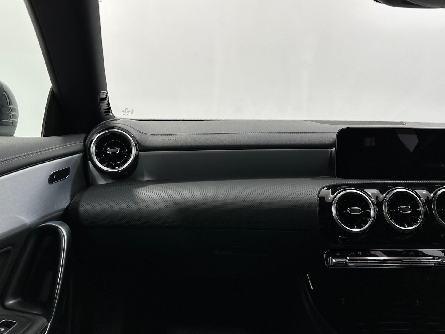 Used Mercedes-Benz CLA 2020 for sale - 76878997: Photo 29