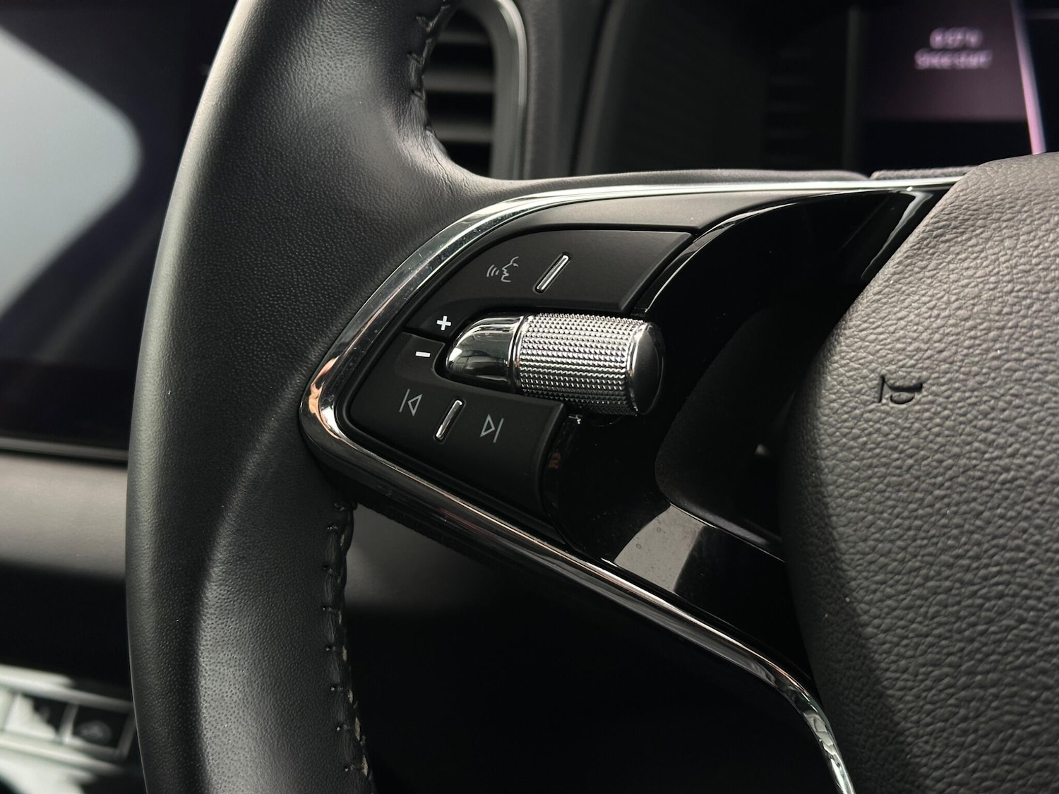 Used Skoda Karoq 2021 for sale - 76878447: Photo 13