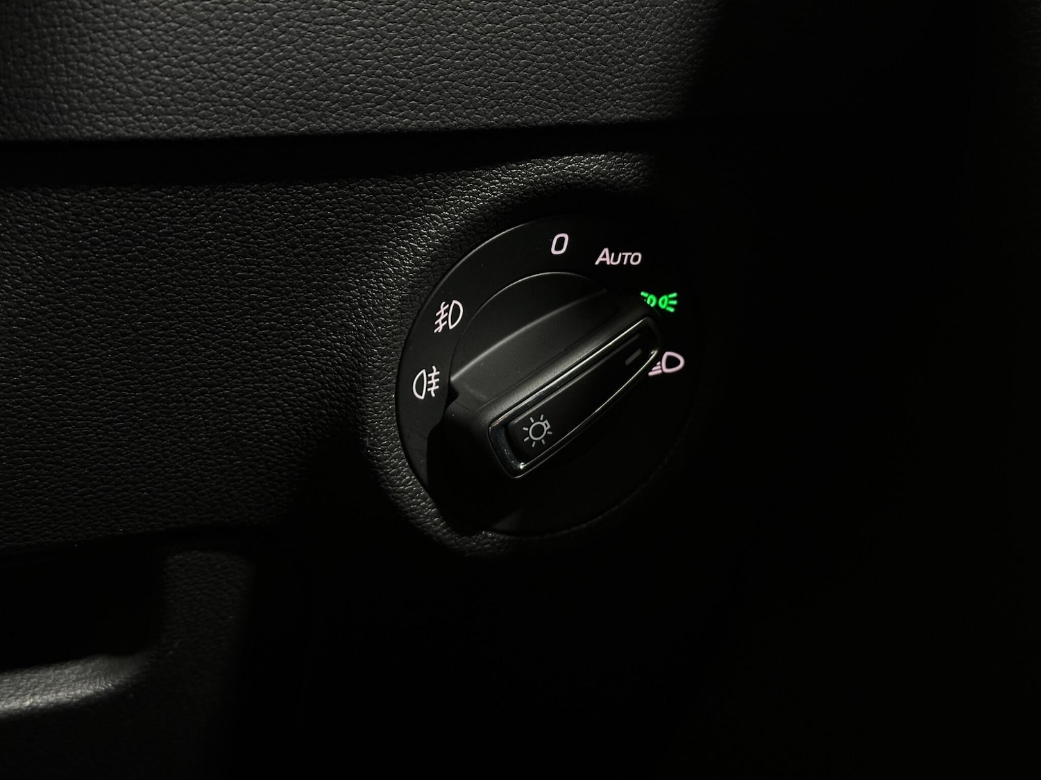 Used Skoda Karoq 2021 for sale - 76878447: Photo 16