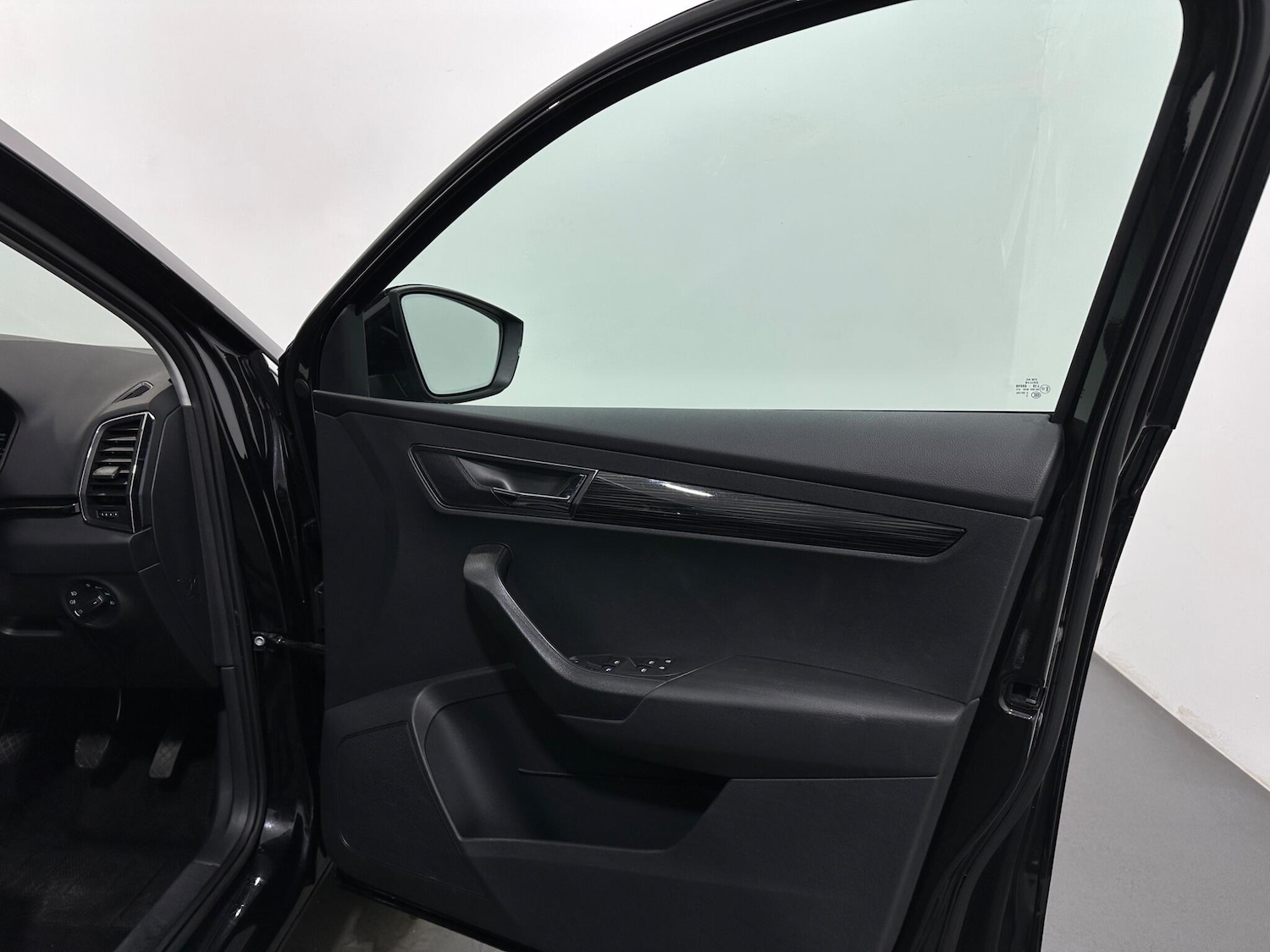 Used Skoda Karoq 2021 for sale - 76878447: Photo 33