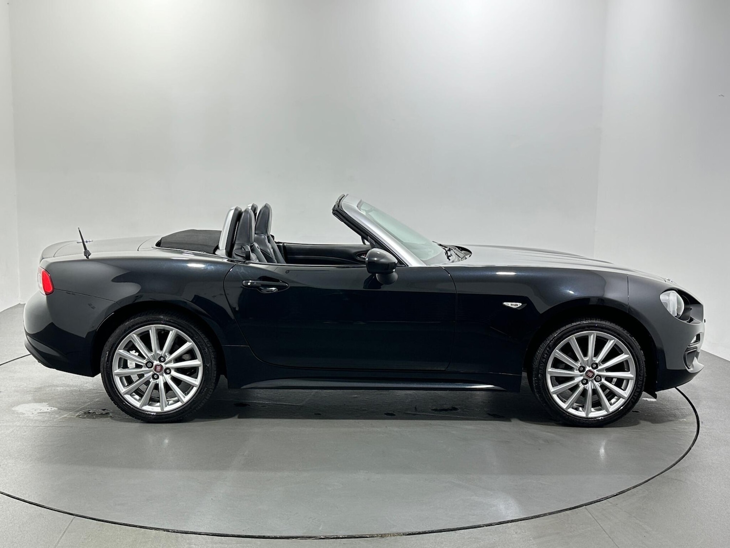 Used Fiat 124 Spider 2018 for sale - 76878971: Photo 9