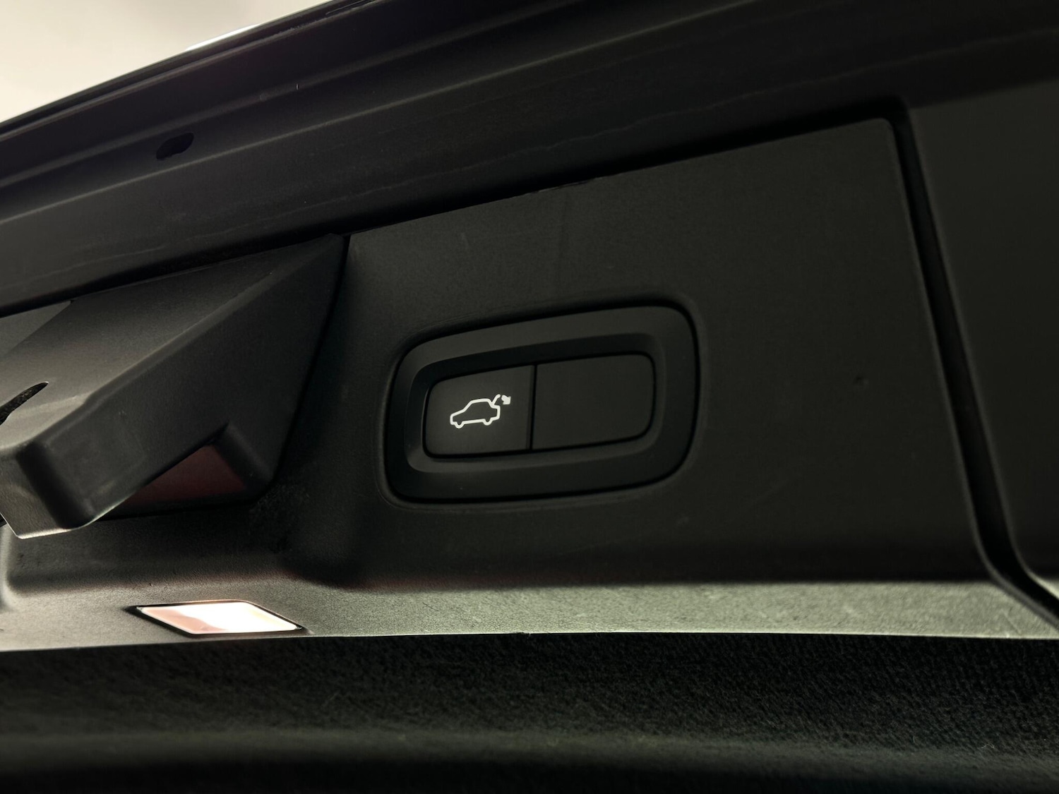 Used Volvo V90 2019 for sale - 77883416: Photo 48