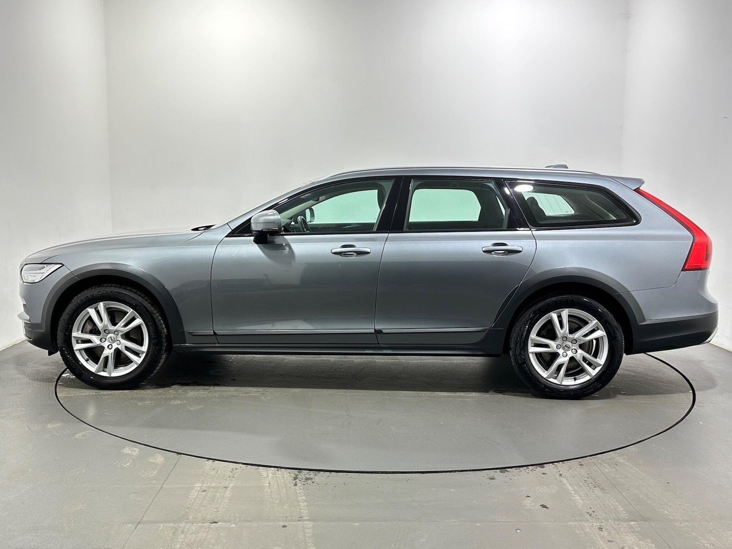 Used Volvo V90 2019 for sale - 77883416: Photo 5