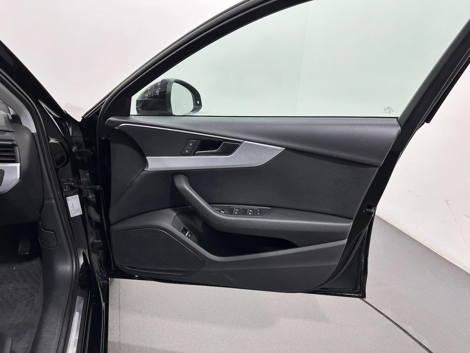 Used Audi A4 2018 for sale - 77440244: Photo 34