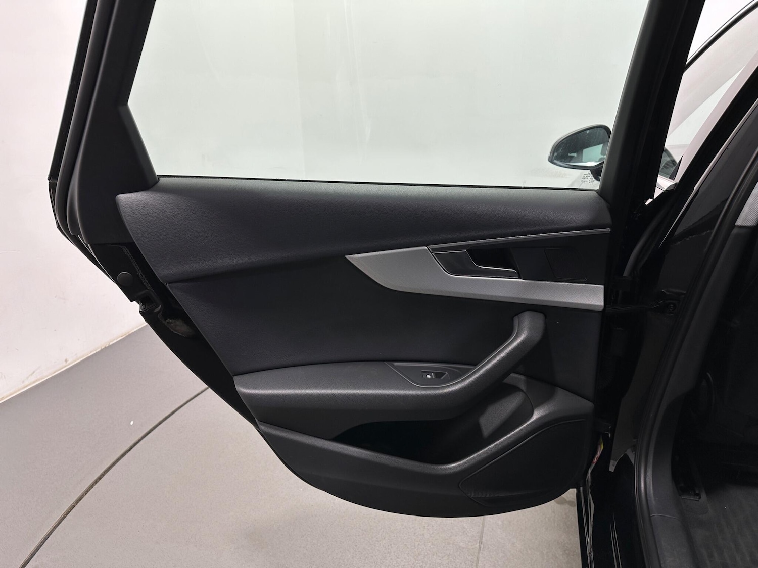 Used Audi A4 2018 for sale - 77440244: Photo 41