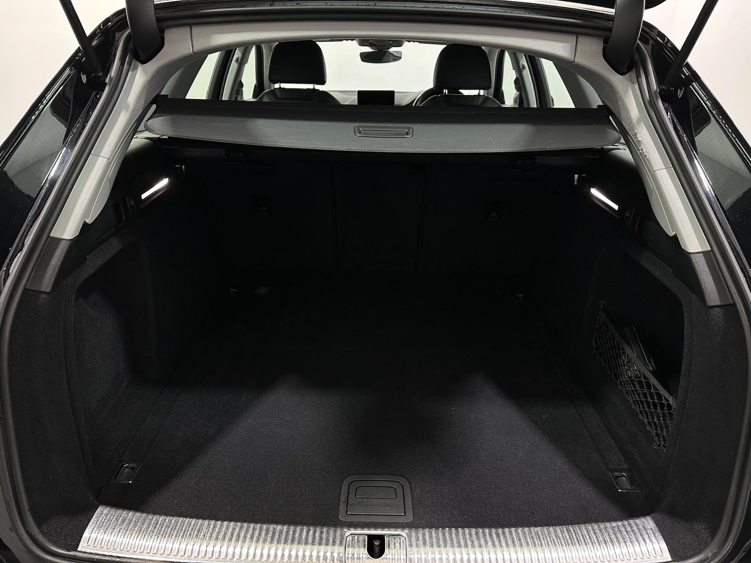 Used Audi A4 2018 for sale - 77440244: Photo 48