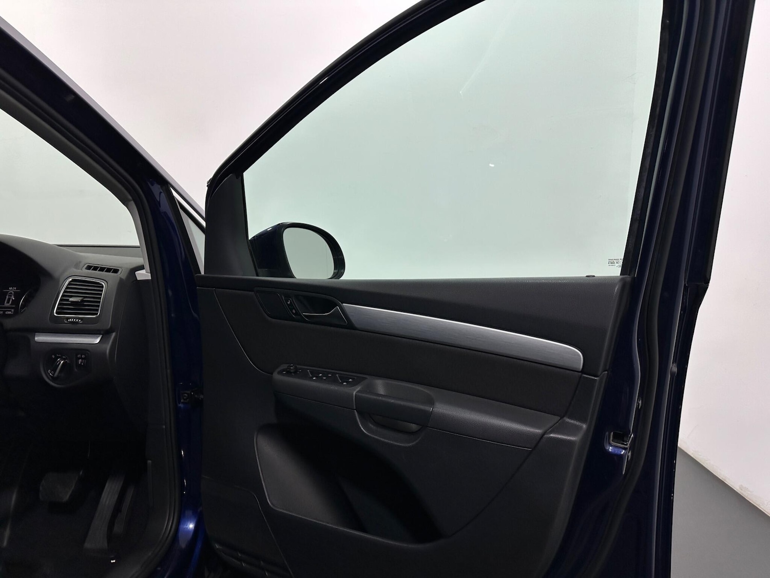 Used Volkswagen Sharan for sale - 77683402: Photo 34