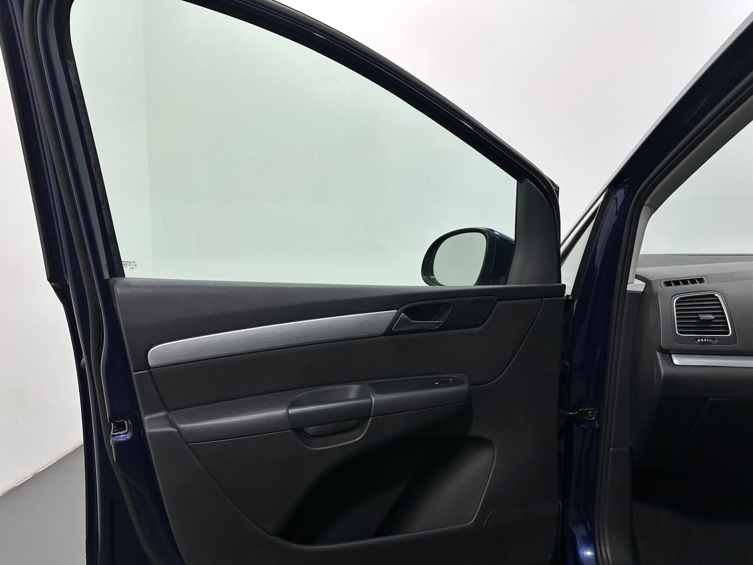 Used Volkswagen Sharan for sale - 77683402: Photo 37