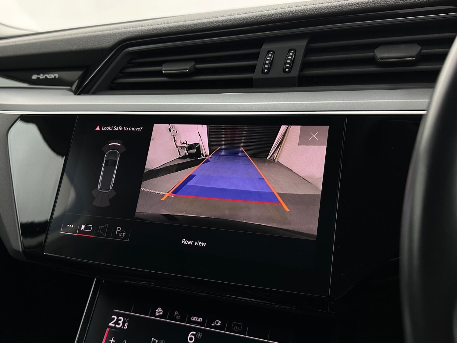 Used Audi e-tron 2021 for sale - 76878878: Photo 21