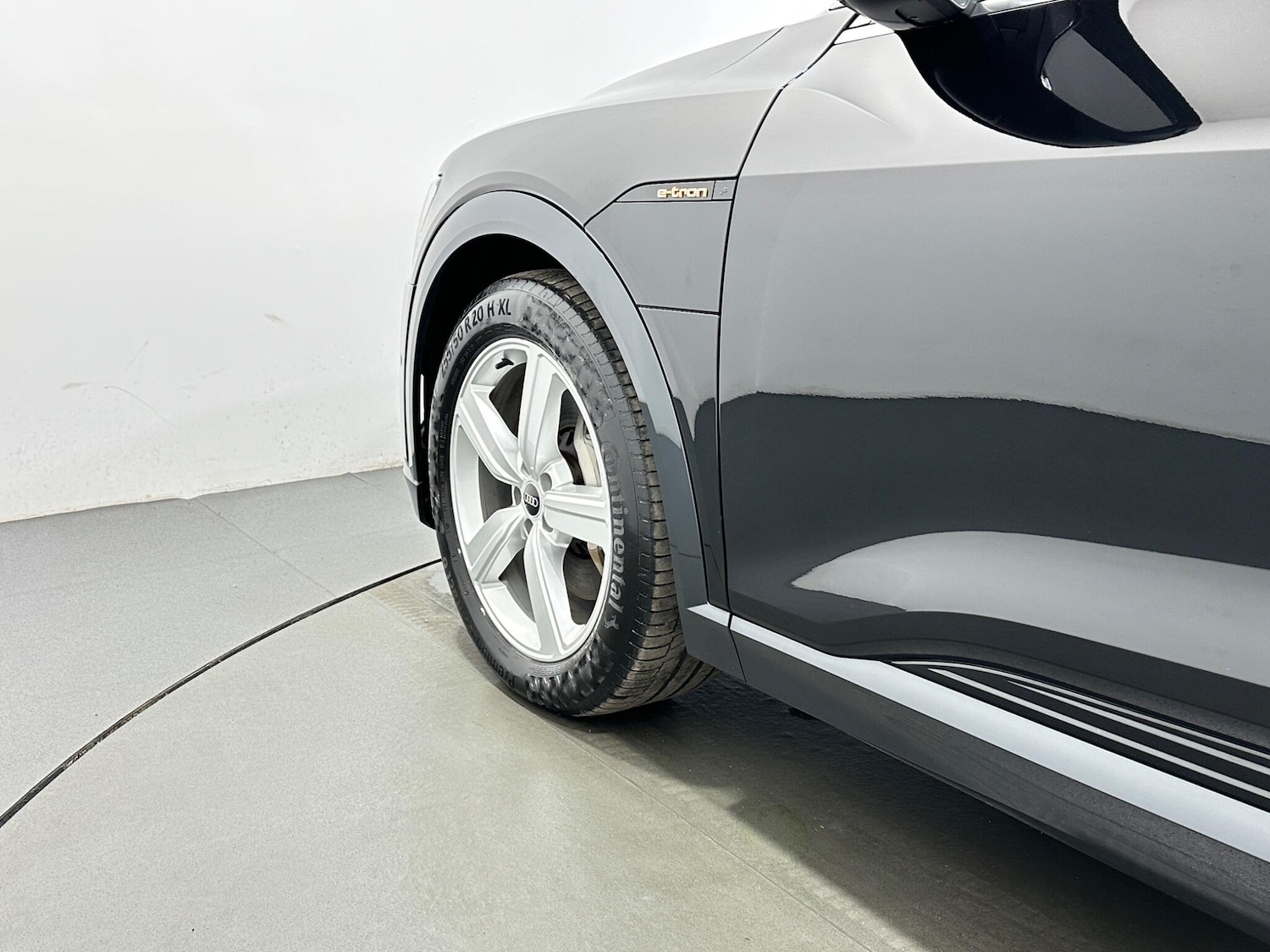 Used Audi e-tron 2021 for sale - 76878878: Photo 50