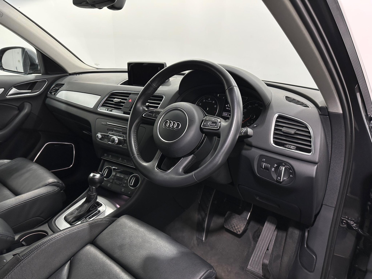 Used Audi Q3 2018 for sale - 77202838: Photo 10