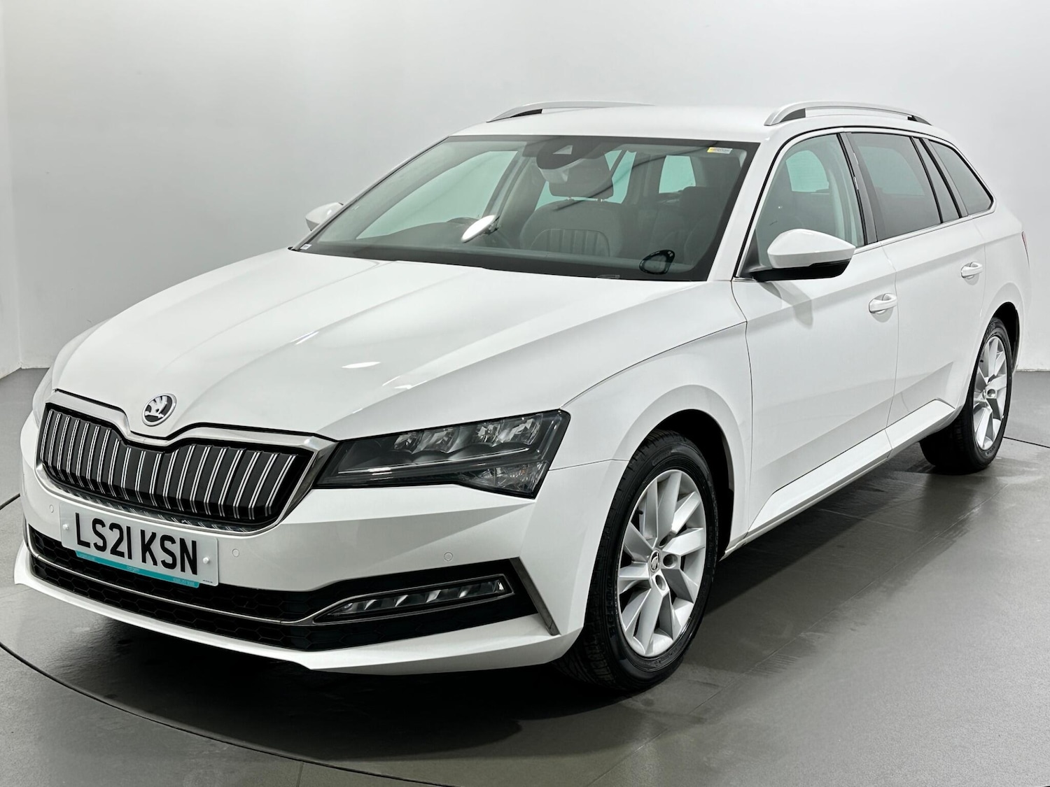 Used Skoda Superb 2021 for sale - 77625167: Photo 4