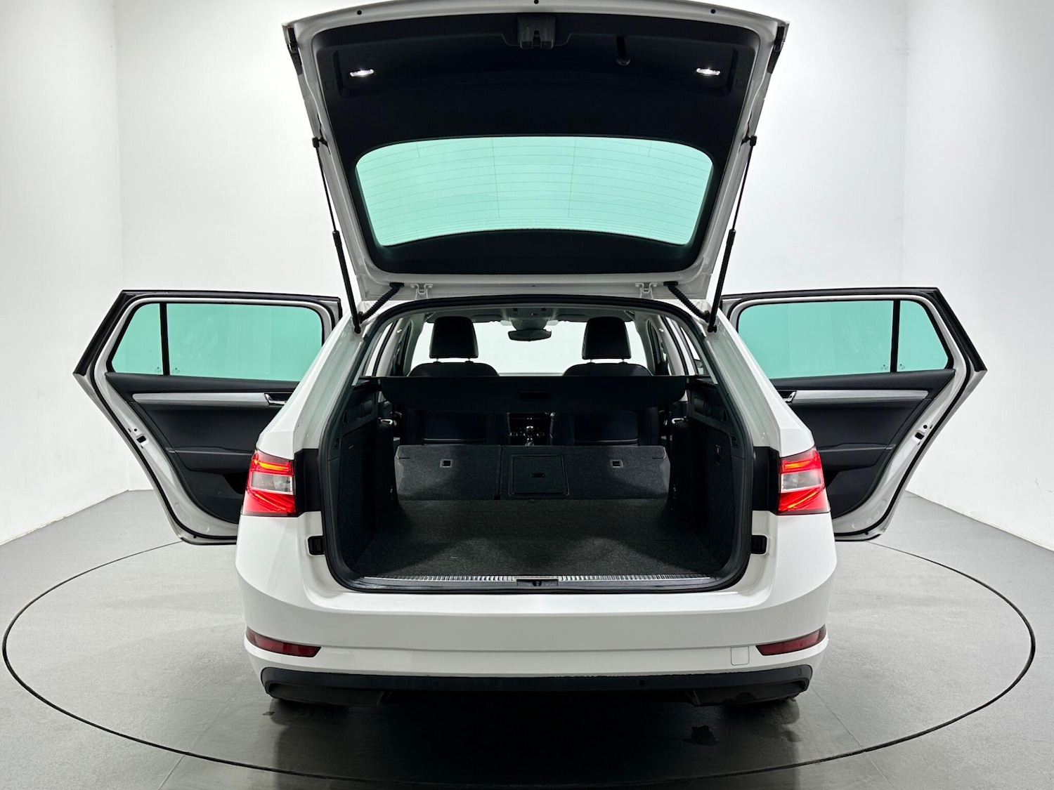 Used Skoda Superb 2021 for sale - 77625167: Photo 44