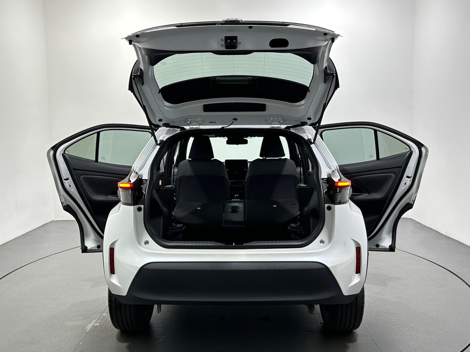 Used Toyota Yaris Cross 2021 for sale - 76878916: Photo 39