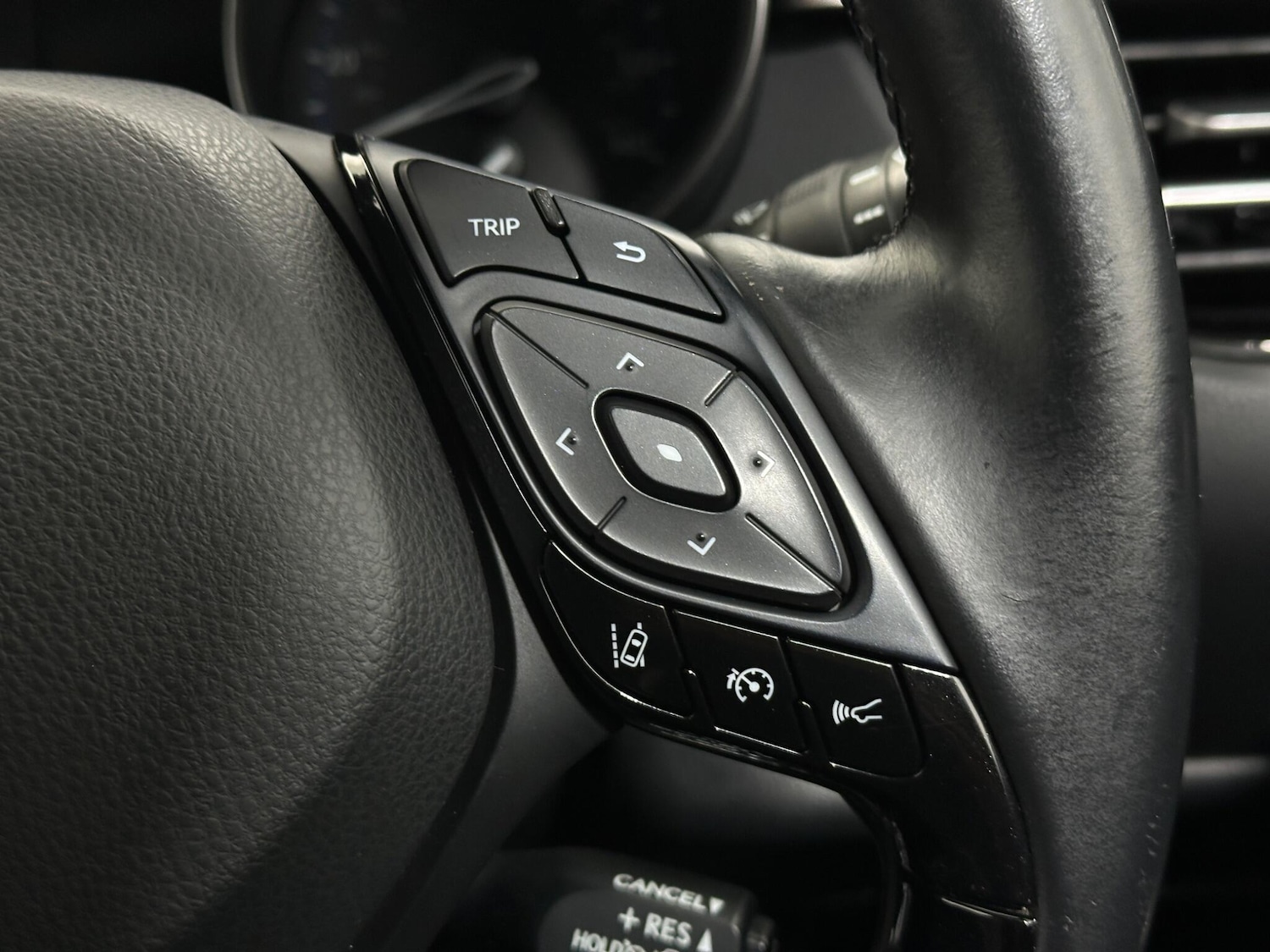 Used Toyota C-HR 2019 for sale - 77352047: Photo 15