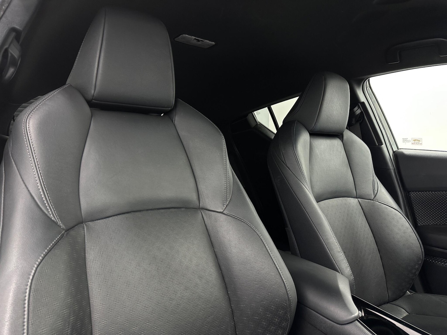 Used Toyota C-HR 2019 for sale - 77352047: Photo 30