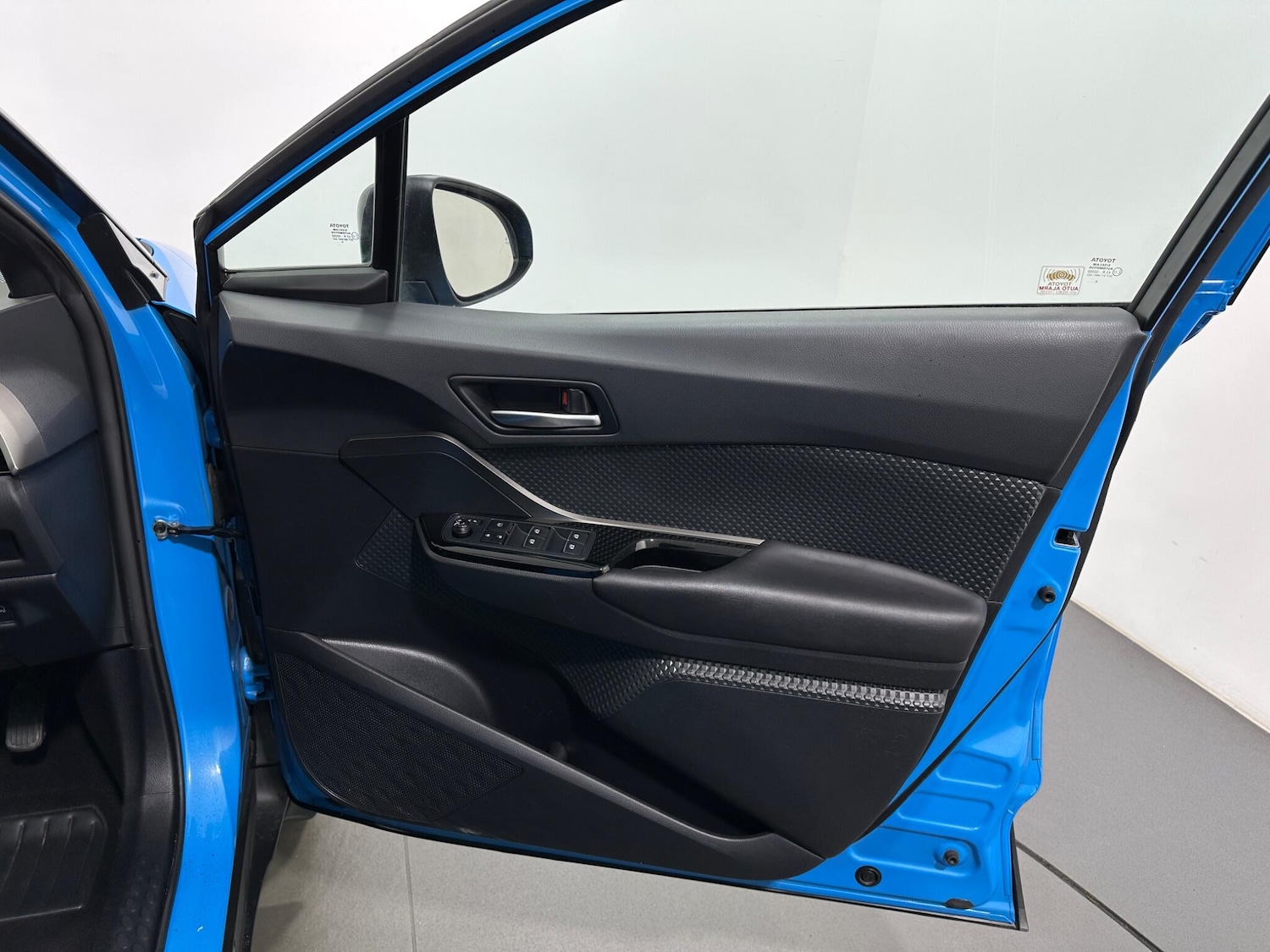 Used Toyota C-HR 2019 for sale - 77352047: Photo 31