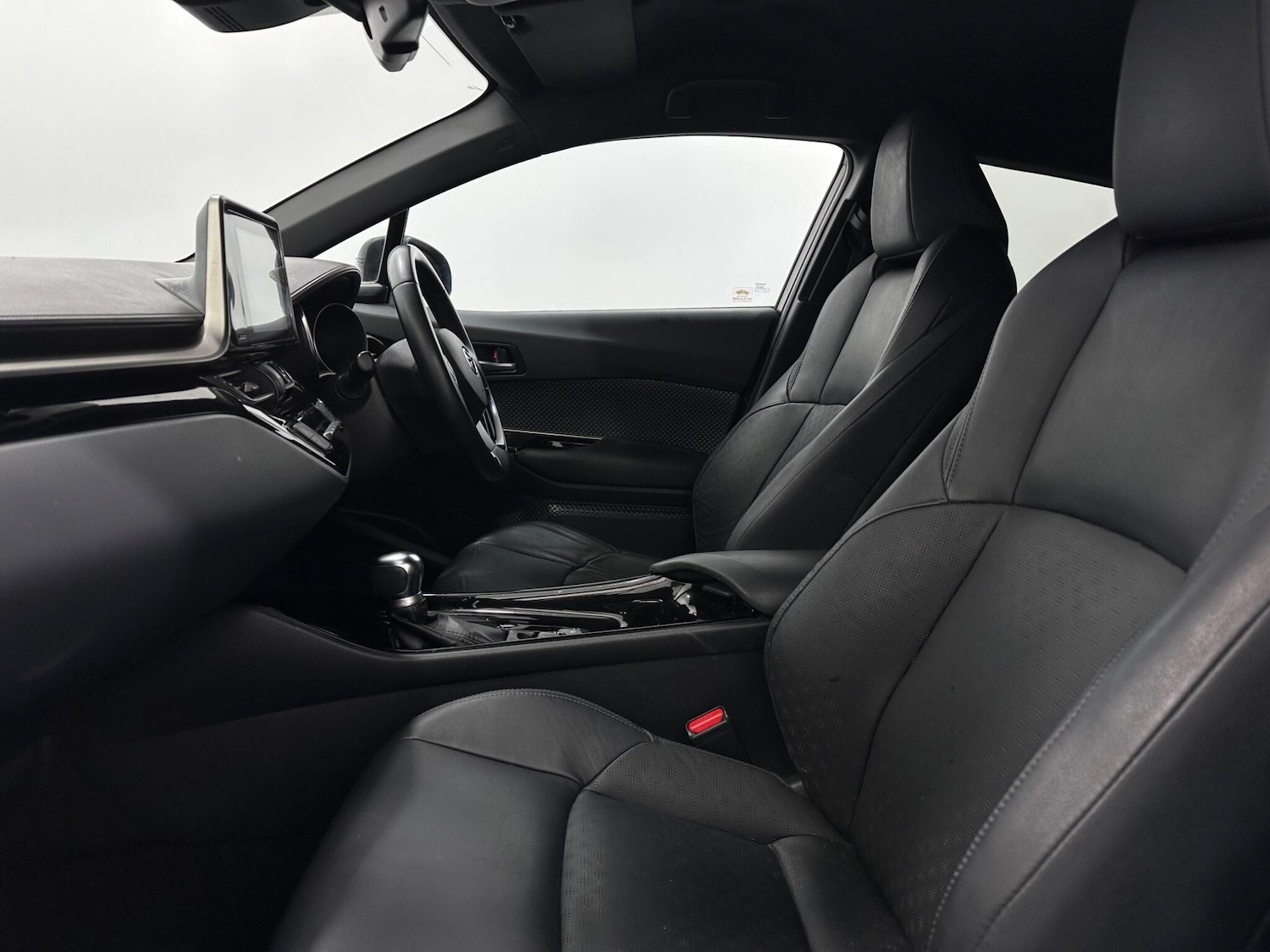 Used Toyota C-HR 2019 for sale - 77352047: Photo 32