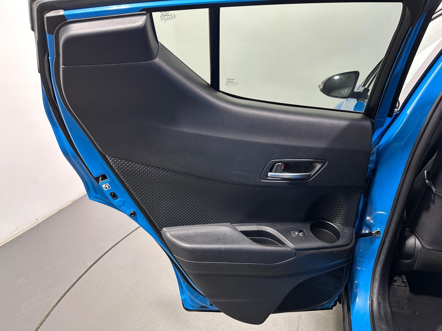 Used Toyota C-HR 2019 for sale - 77352047: Photo 37