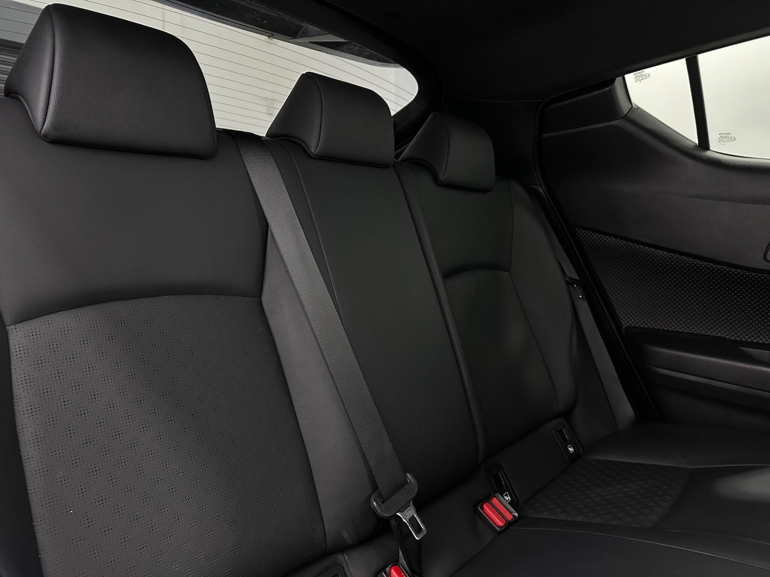 Used Toyota C-HR 2019 for sale - 77352047: Photo 39