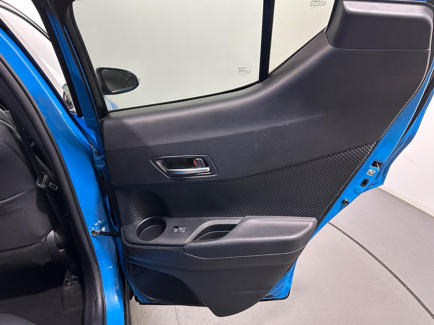 Used Toyota C-HR 2019 for sale - 77352047: Photo 40