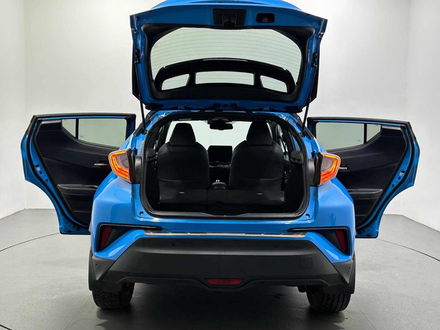 Used Toyota C-HR 2019 for sale - 77352047: Photo 41