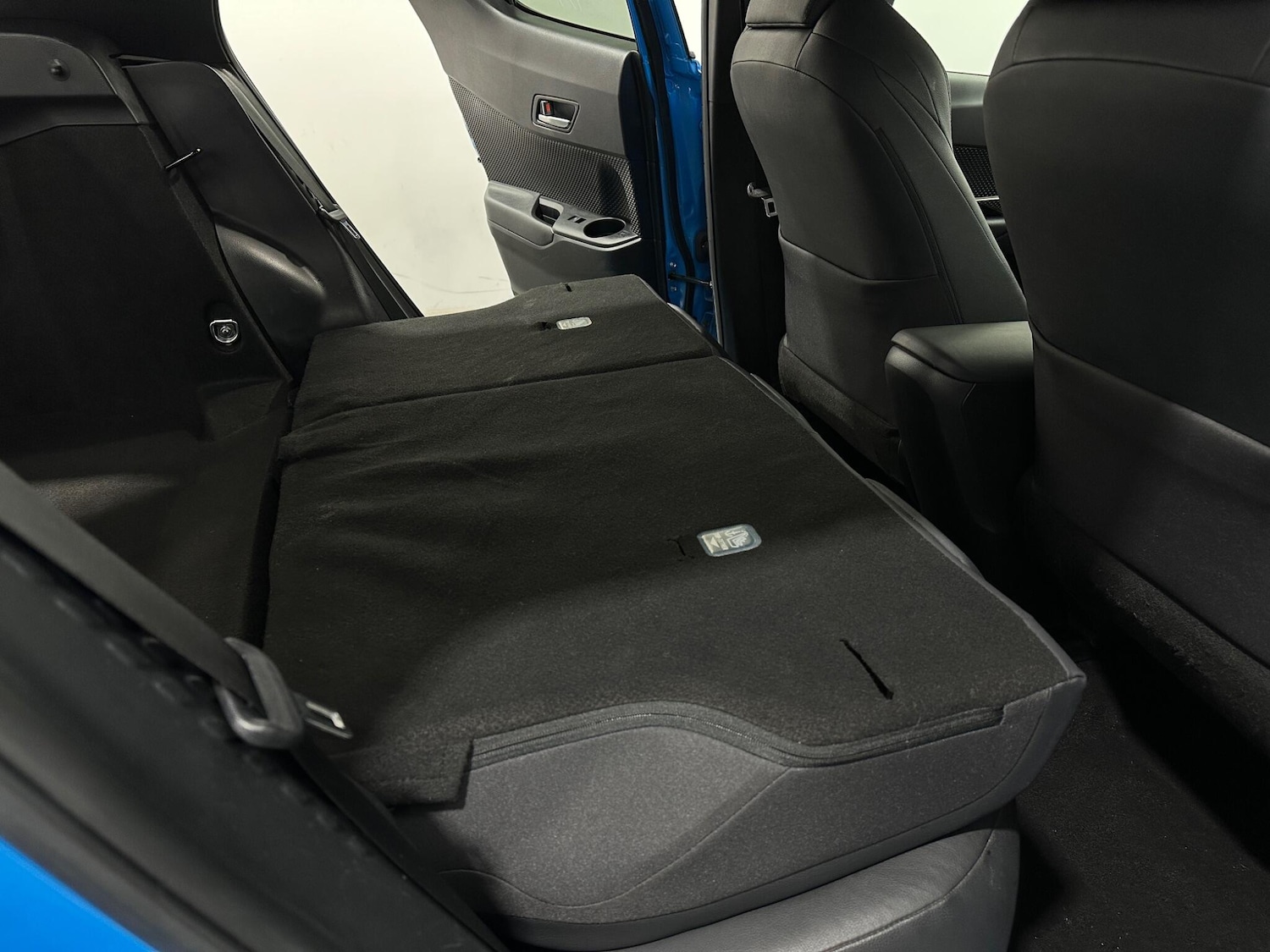 Used Toyota C-HR 2019 for sale - 77352047: Photo 43