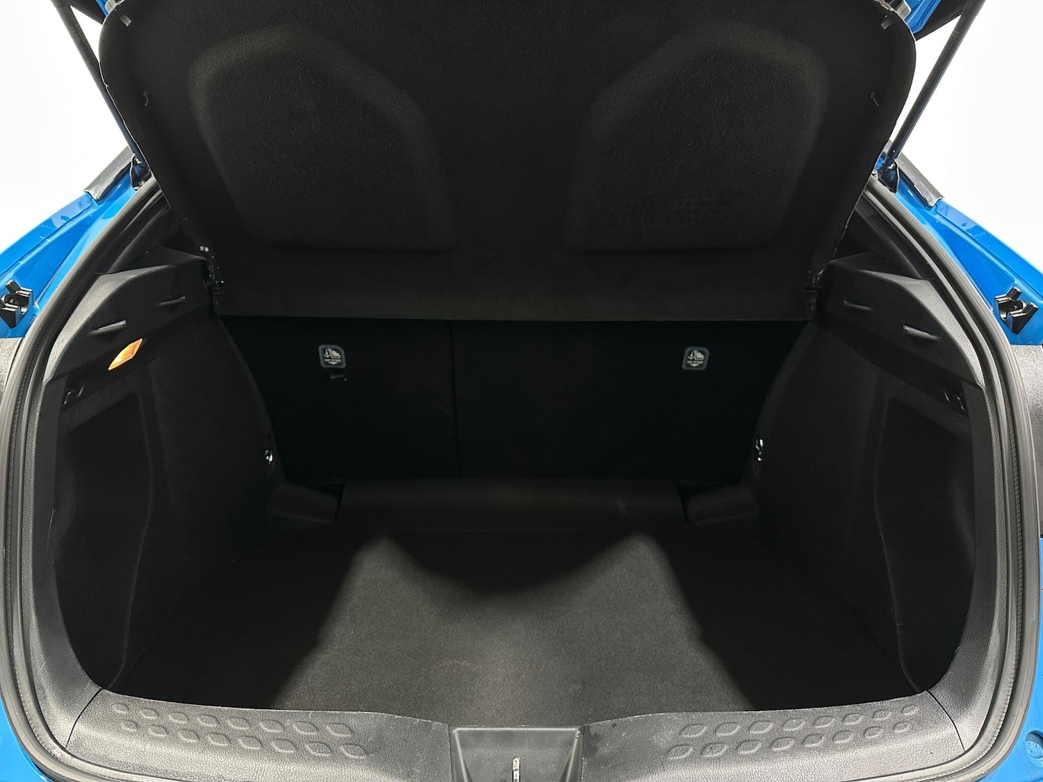 Used Toyota C-HR 2019 for sale - 77352047: Photo 44